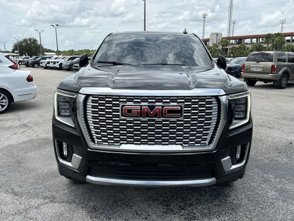 Used 2023 GMC Yukon Denali RWD image 3