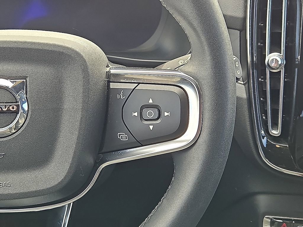 Used 2023 Volvo XC40 Recharge Core AWD/4WD image 20