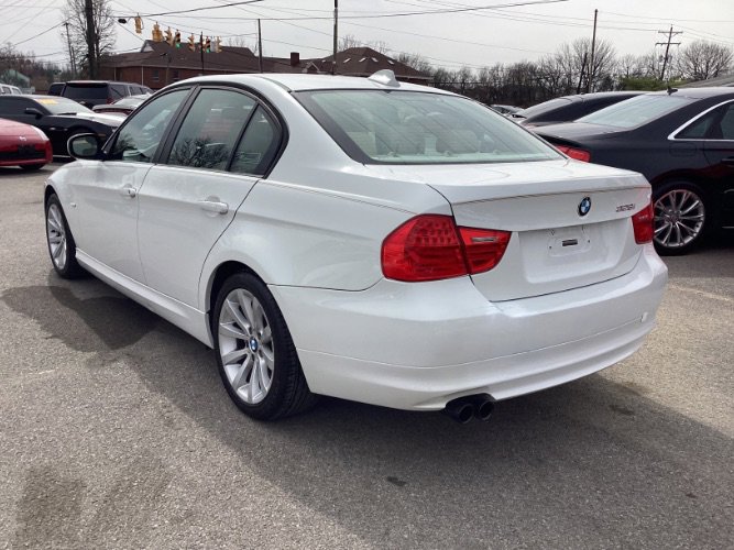 Used 2011 BMW 328i Sedan image 3
