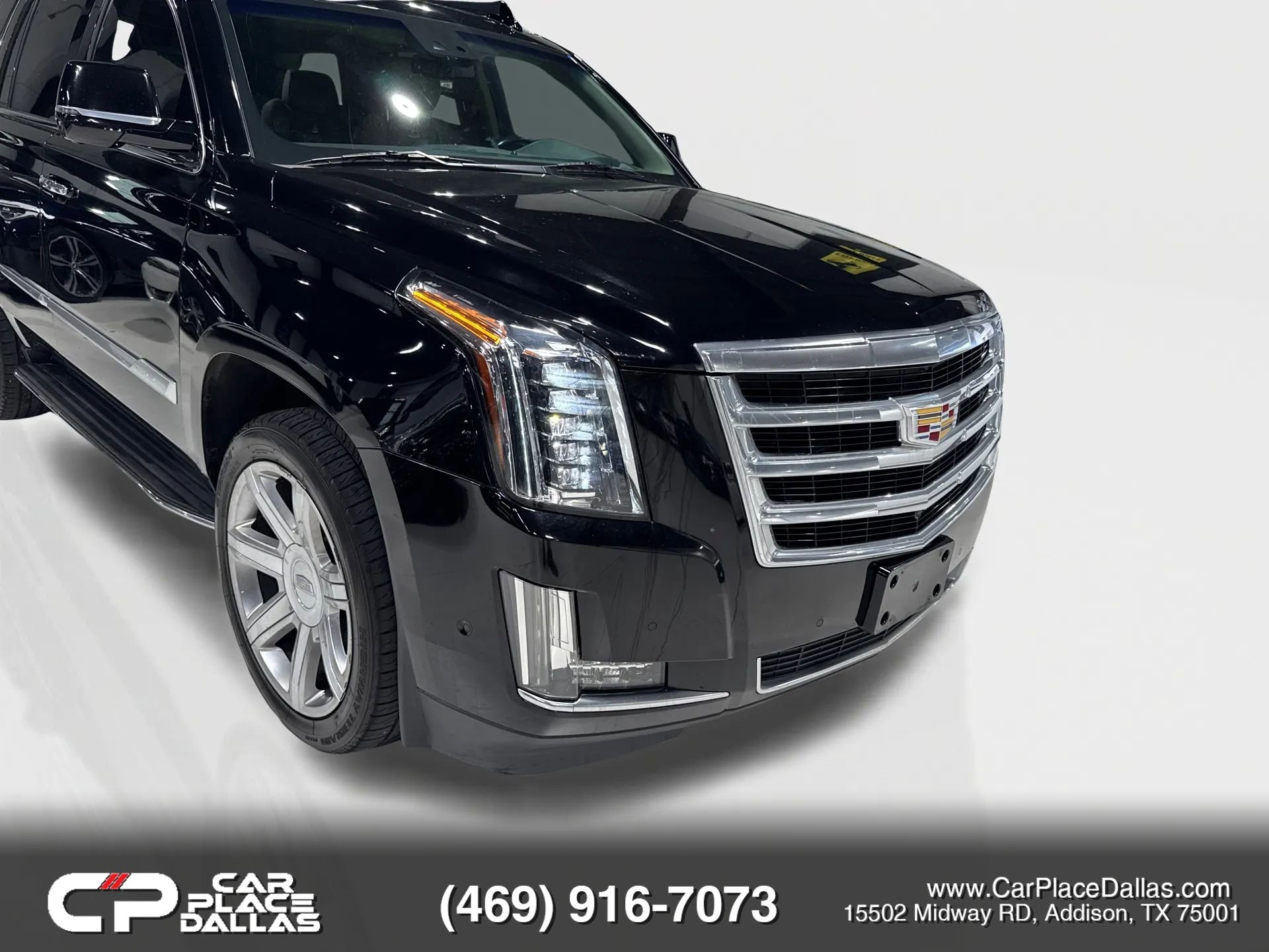Used 2019 Cadillac Escalade Luxury RWD image 3