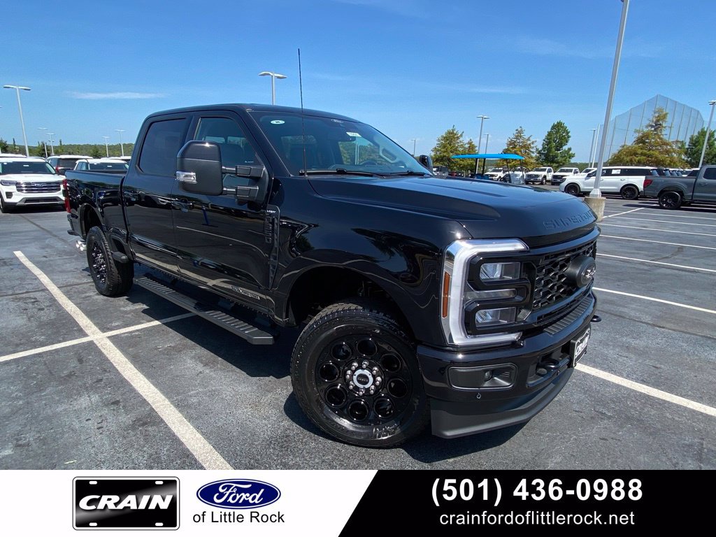 New 2026 Ford F350 Lariat w/ Black Appearance Package