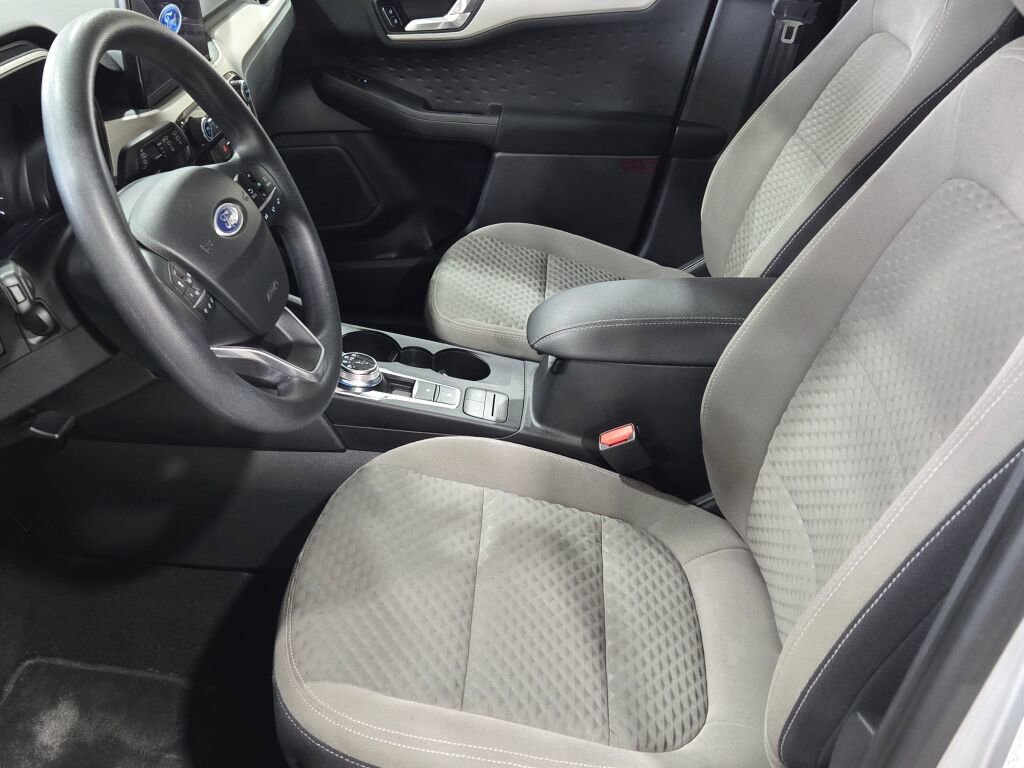 Used 2020 Ford Escape SE image 21
