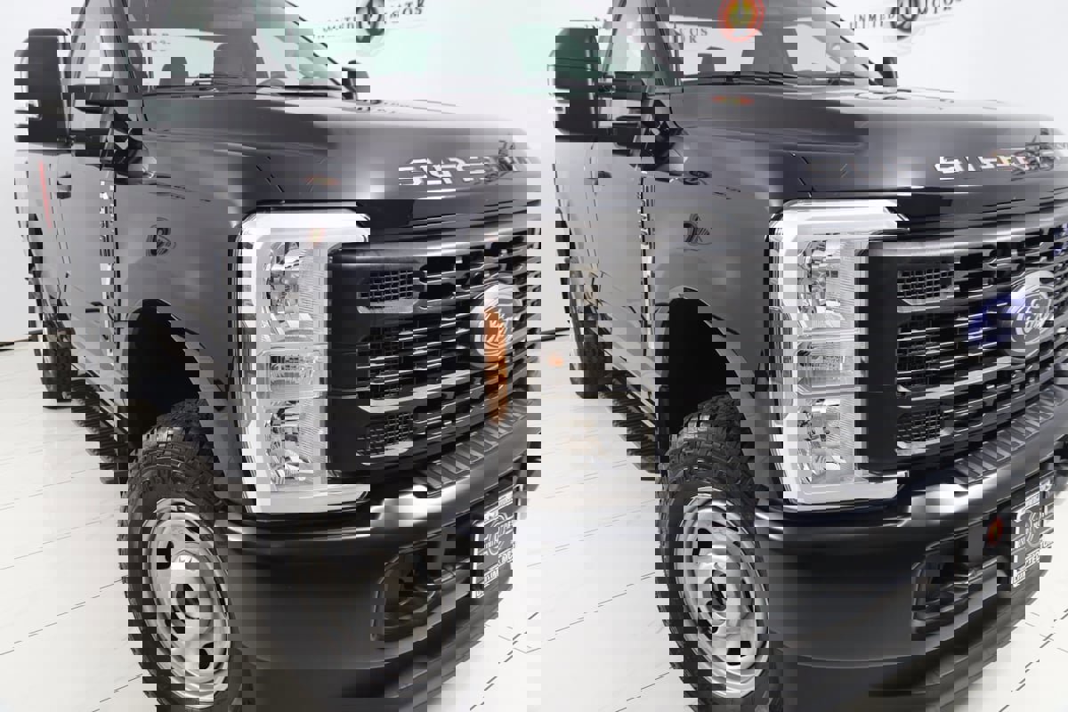 Used 2024 Ford F350 XL w/ Snow Plow/Camper Package image 13