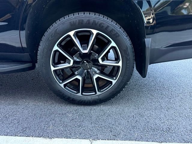 Used 2021 Chevrolet Tahoe RST w/ Luxury Package AWD/4WD image 9