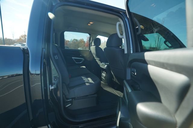 Used 2024 Nissan Titan SV w/ SV Convenience Package image 21
