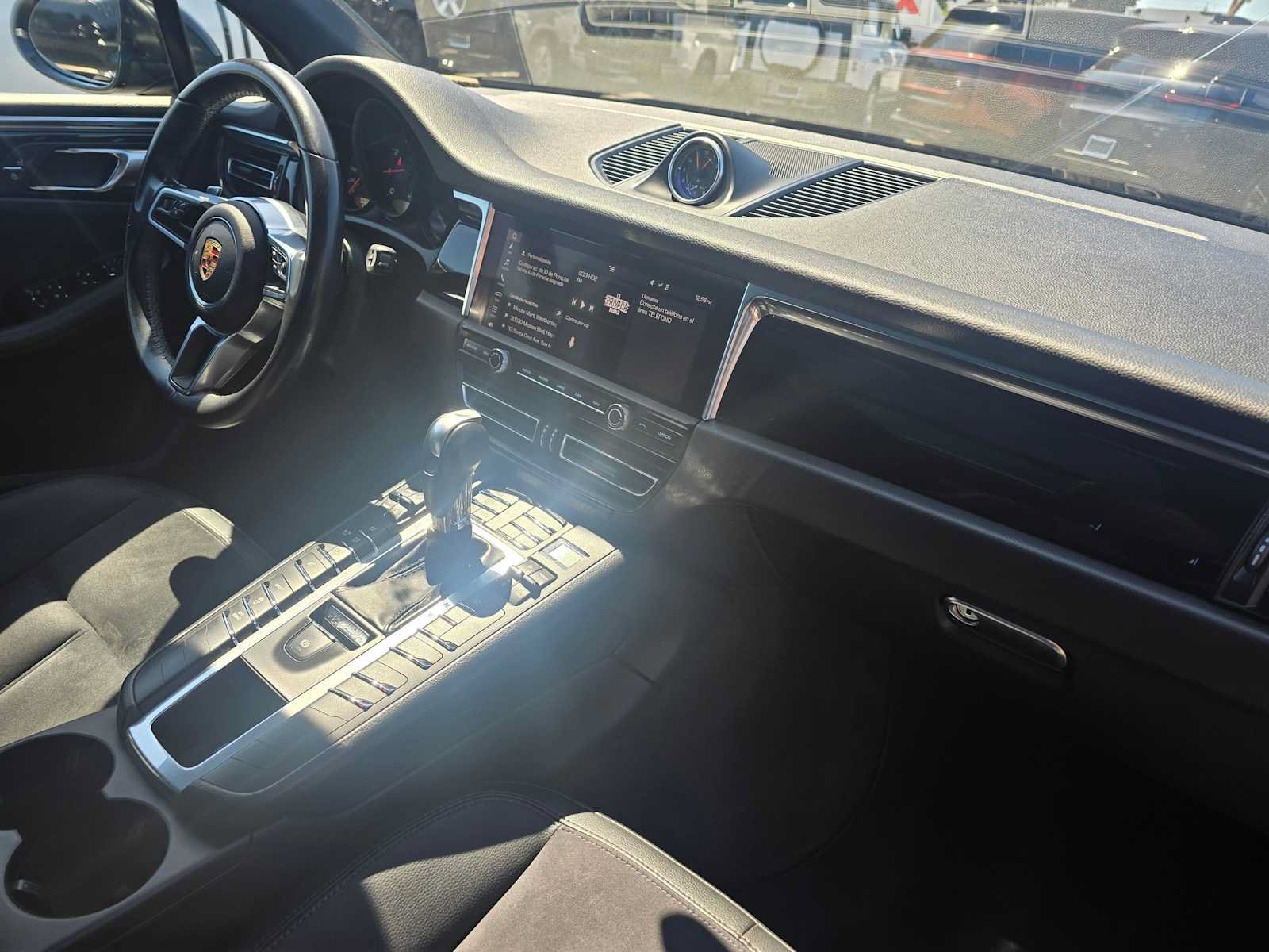 Used 2019 Porsche Macan AWD/4WD image 11