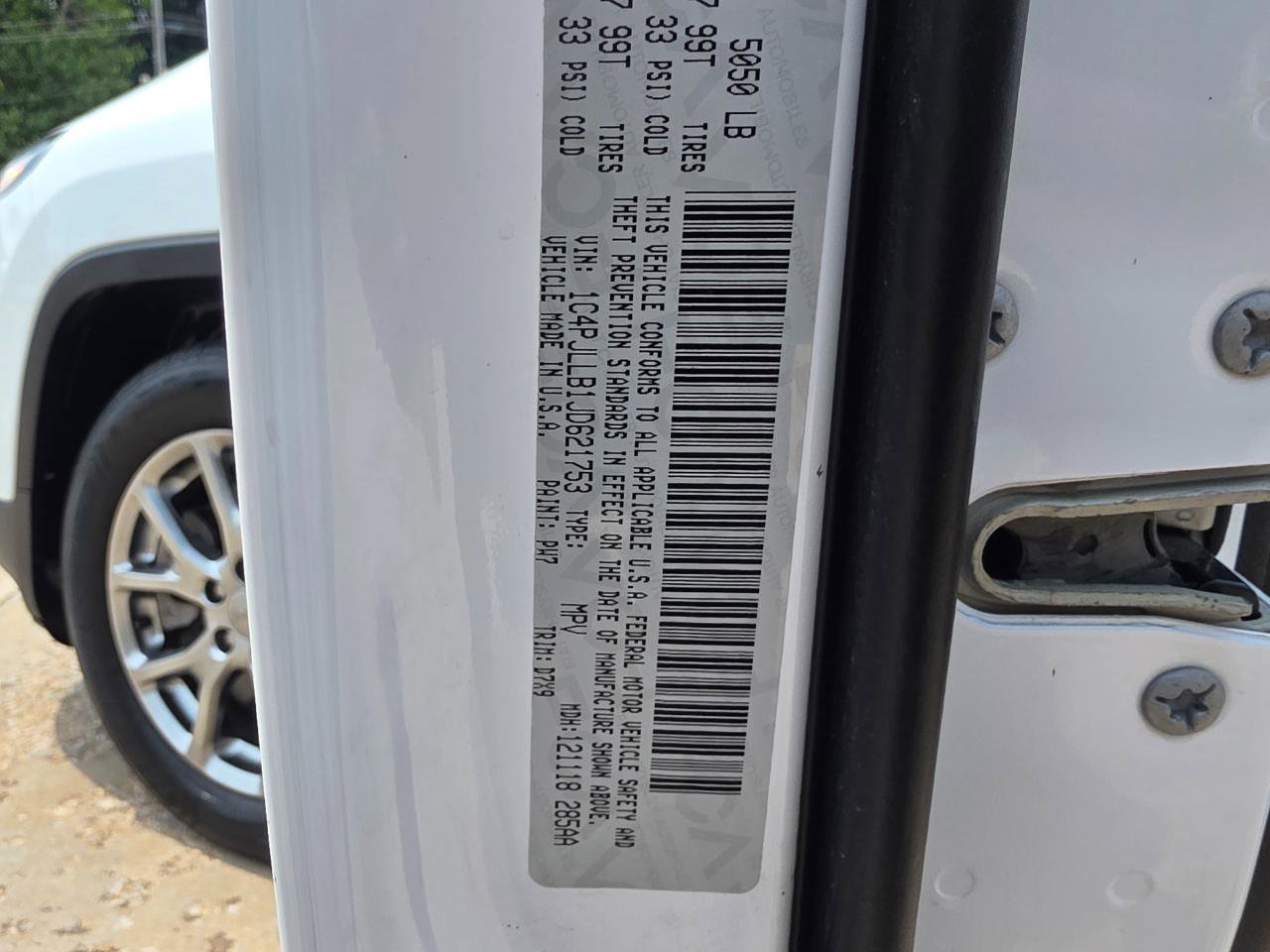 Used 2018 Jeep Cherokee Latitude Plus FWD image 30