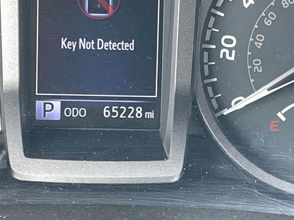 Used 2016 Toyota Tacoma TRD Sport image 38