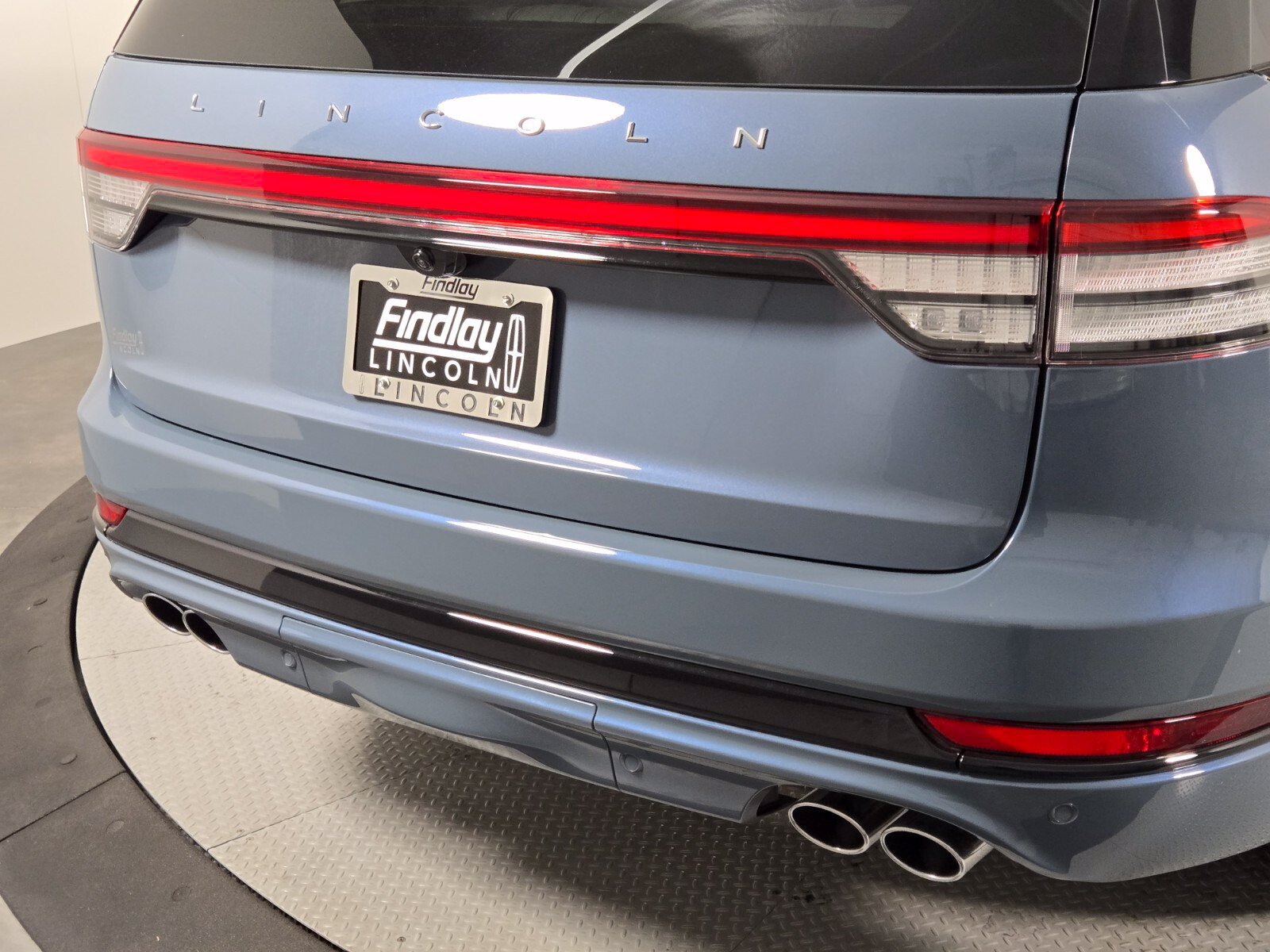 New 2026 Lincoln Aviator AWD w/ Jet Appearance Package image 5