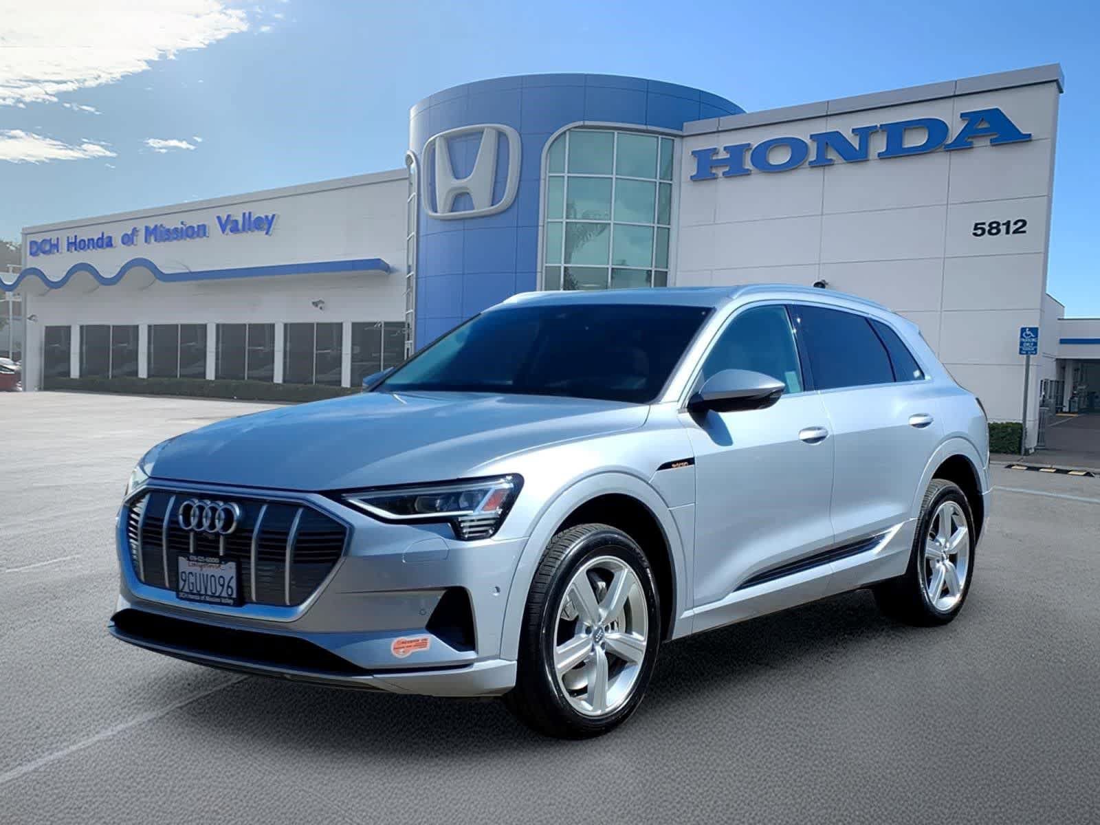 Used 2019 Audi e-tron Prestige w/ Prestige Package AWD/4WD video 1