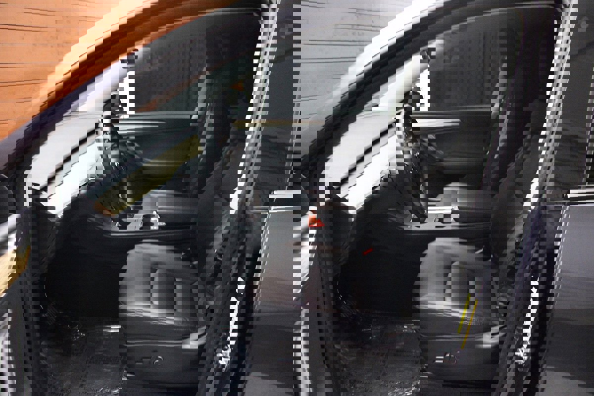 Used 2023 Tesla Model Y Long Range image 19