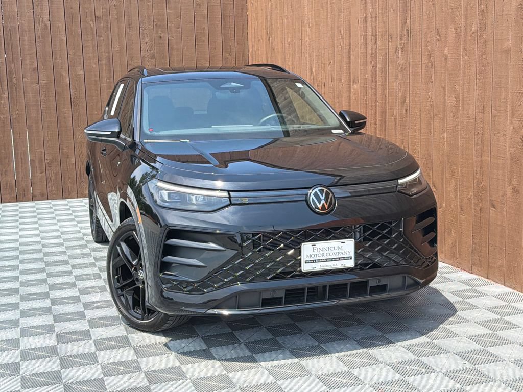 Used 2026 Volkswagen Tiguan SE R-Line FWD image 9