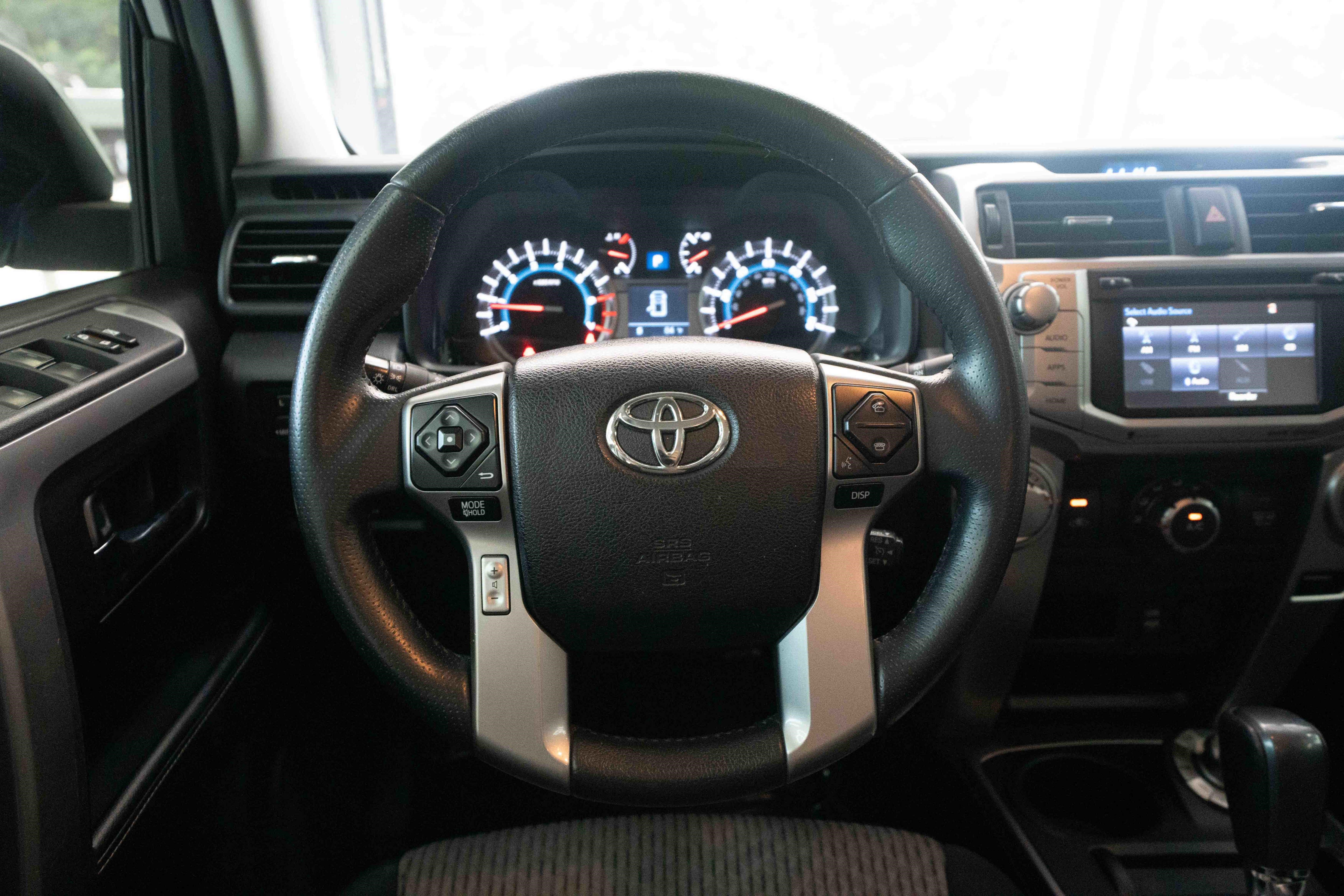 Used 2018 Toyota 4Runner SR5 AWD/4WD image 21