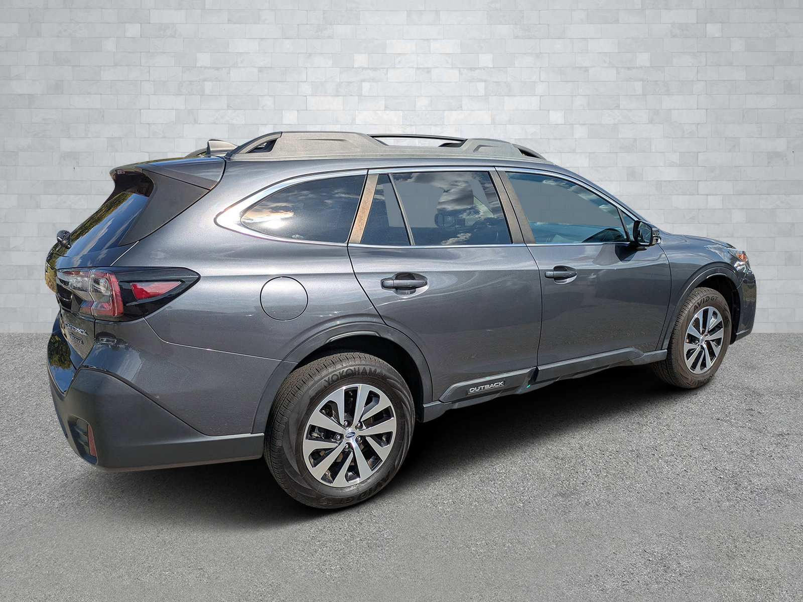 Used 2022 Subaru Outback Premium image 5