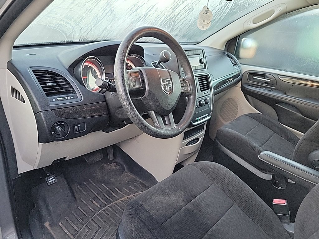 Used 2013 Dodge Grand Caravan American Value Package FWD image 7