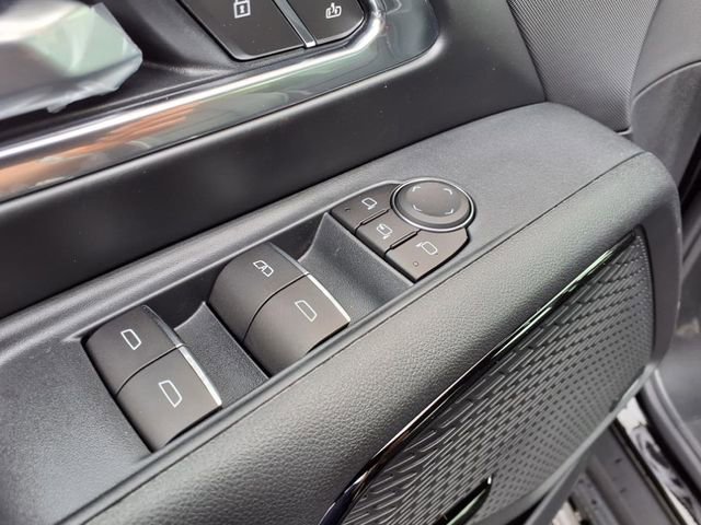 New 2025 Chevrolet Silverado EV LT image 18