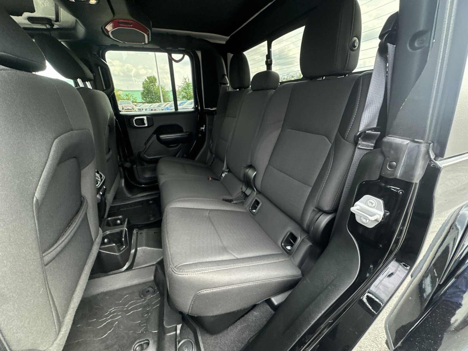 Used 2021 Jeep Gladiator Sport AWD/4WD image 31