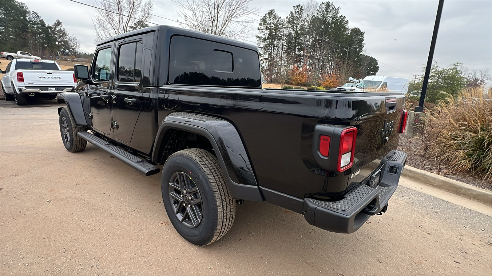 New 2026 Jeep Gladiator Sport AWD/4WD image 10