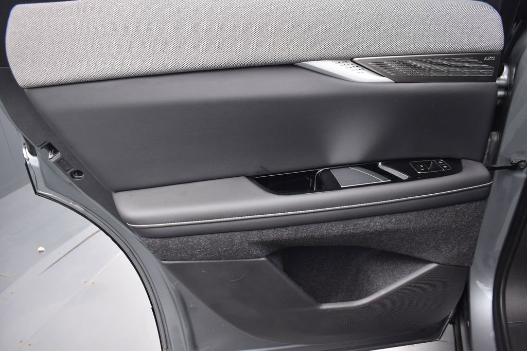 Certified 2025 Cadillac Optiq Sport 2 w/ LPO, Floor Liner Package AWD/4WD image 26