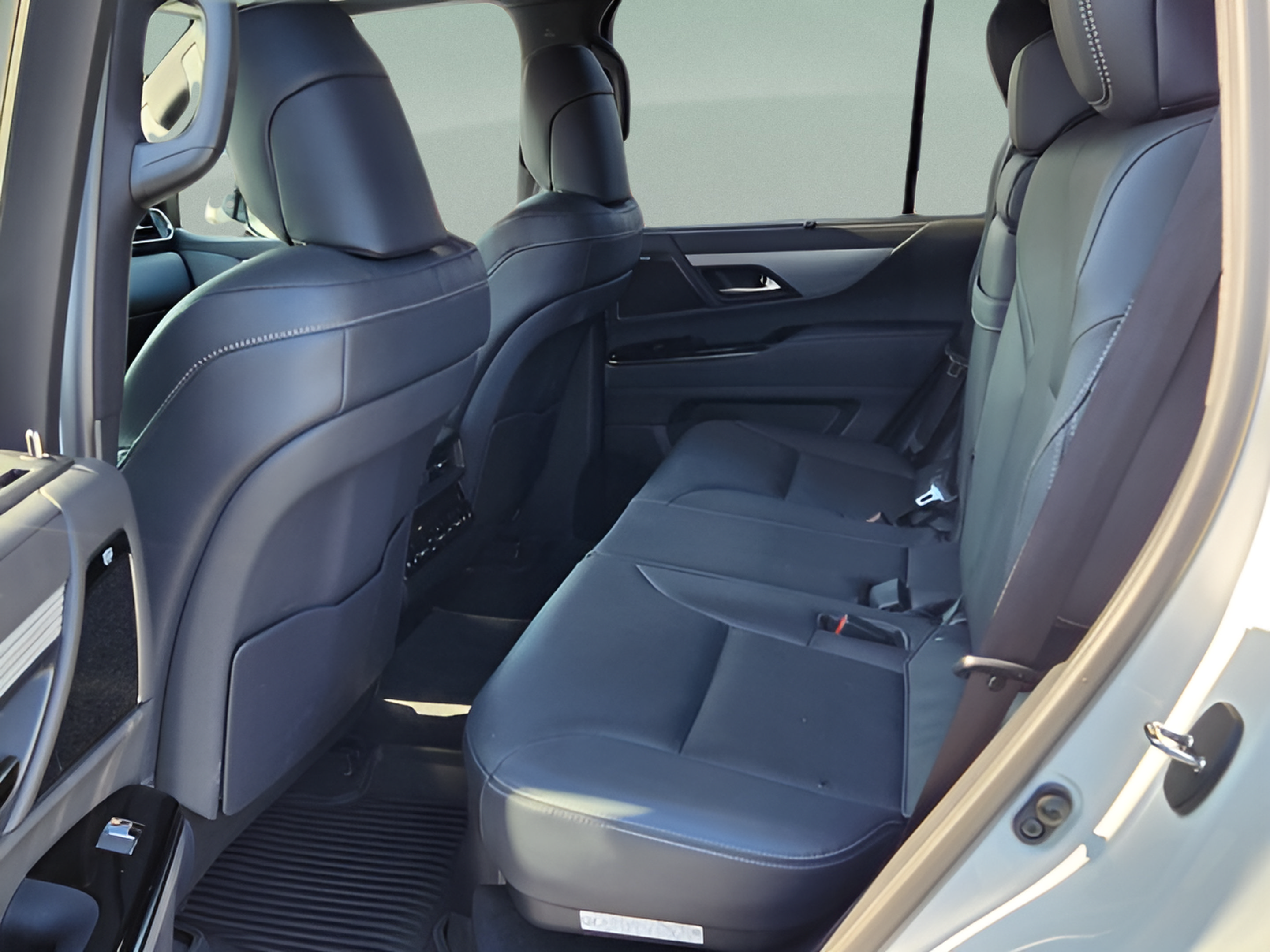 Used 2024 Lexus LX 600 F Sport AWD/4WD image 10
