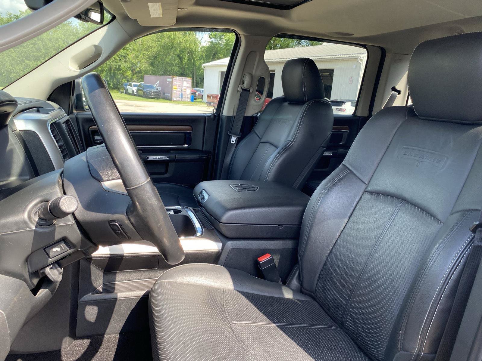 Used 2017 RAM 1500 Laramie w/ Convenience Group AWD/4WD image 13