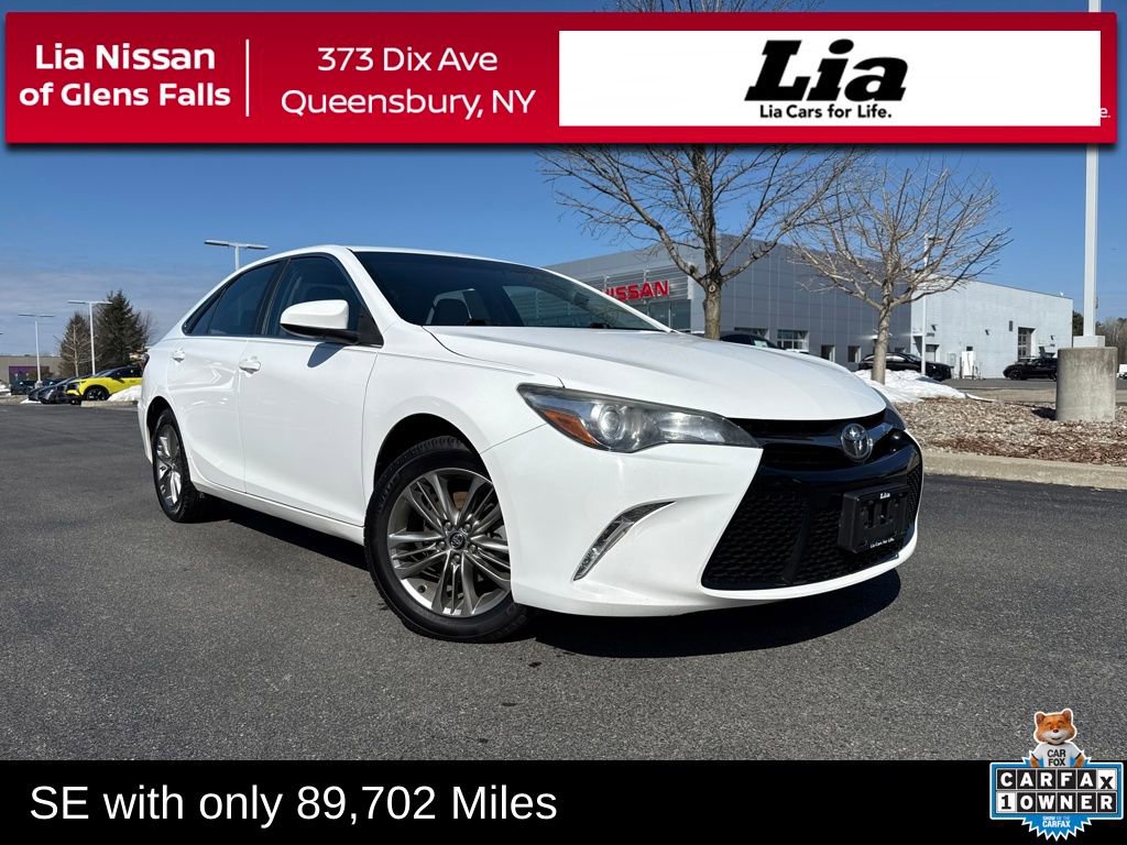 Used 2017 Toyota Camry SE image 1