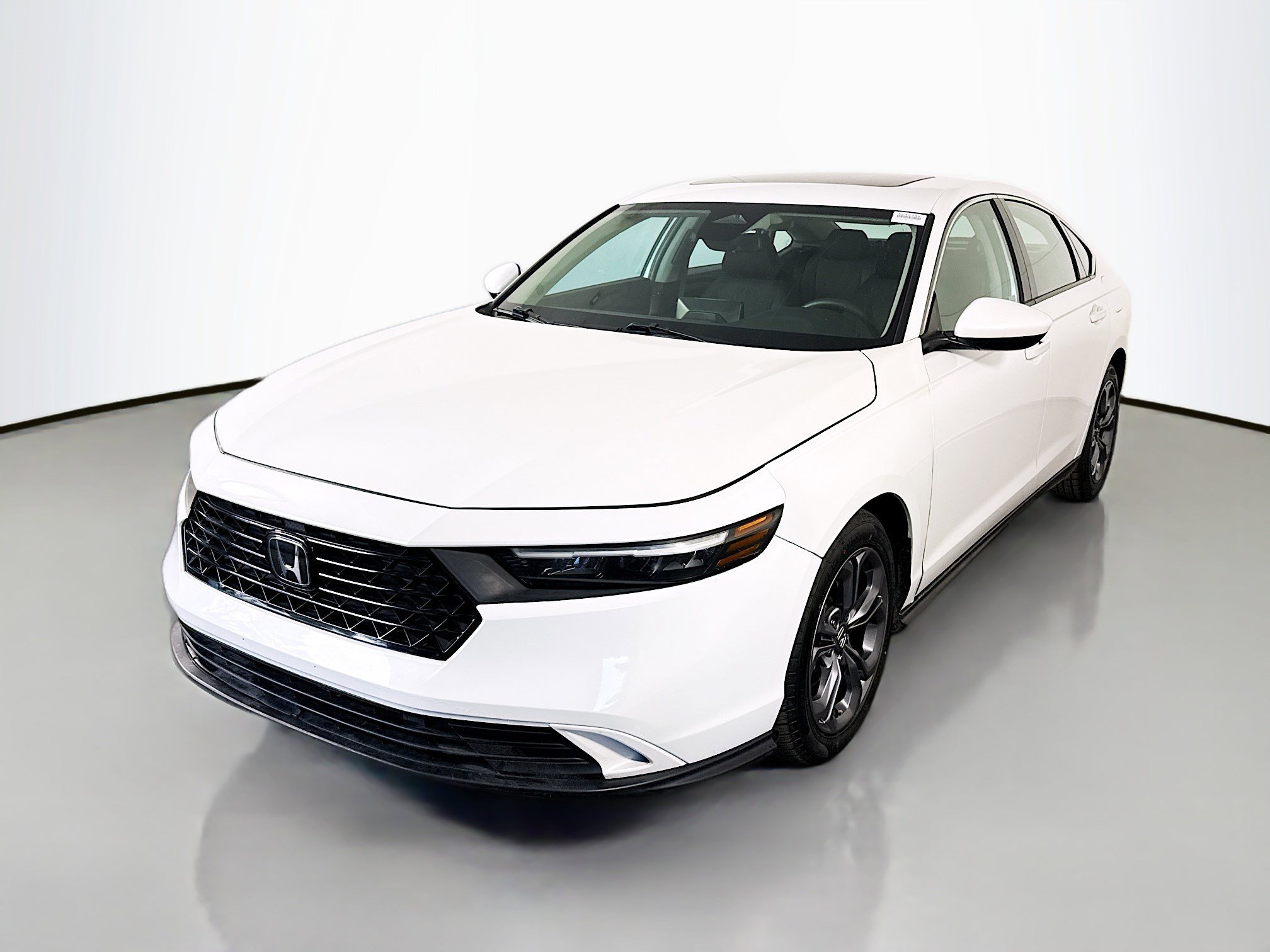 Used 2023 Honda Accord EX image 4