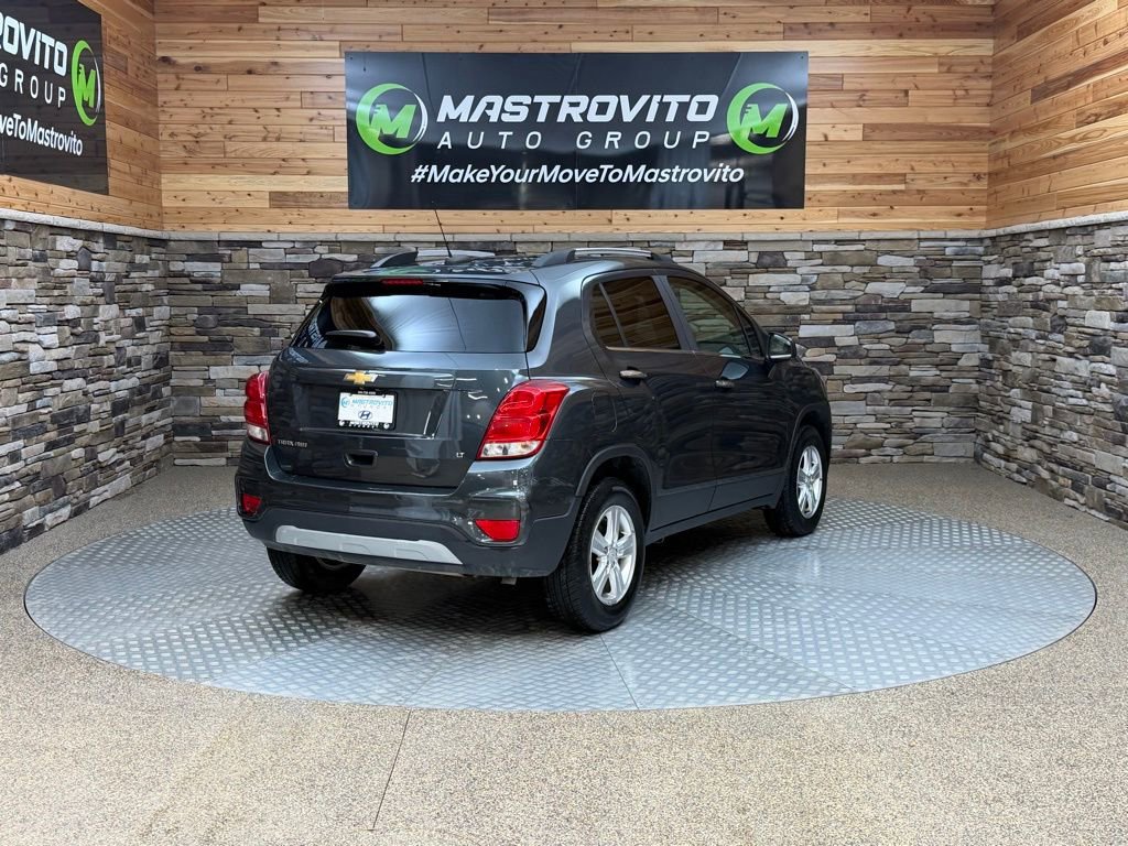 Used 2018 Chevrolet Trax LT w/ LT Convenience Package image 9
