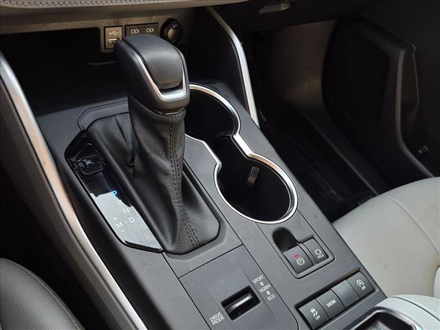 Used 2022 Toyota Highlander XLE FWD image 11