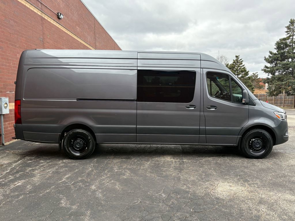 Used 2025 Mercedes-Benz Sprinter 2500 image 28