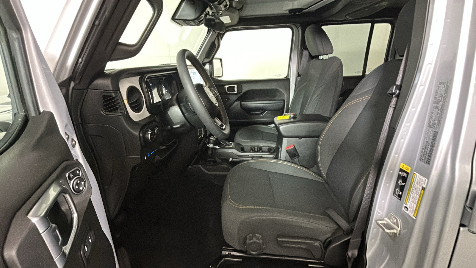 Used 2024 Jeep Wrangler Unlimited w/ Convenience Group AWD/4WD image 13