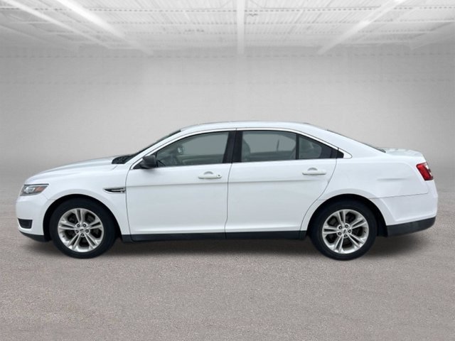 Used 2018 Ford Taurus SE FWD image 2