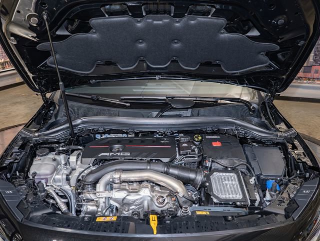 New 2026 Mercedes-Benz GLA 35 AMG 4MATIC image 5