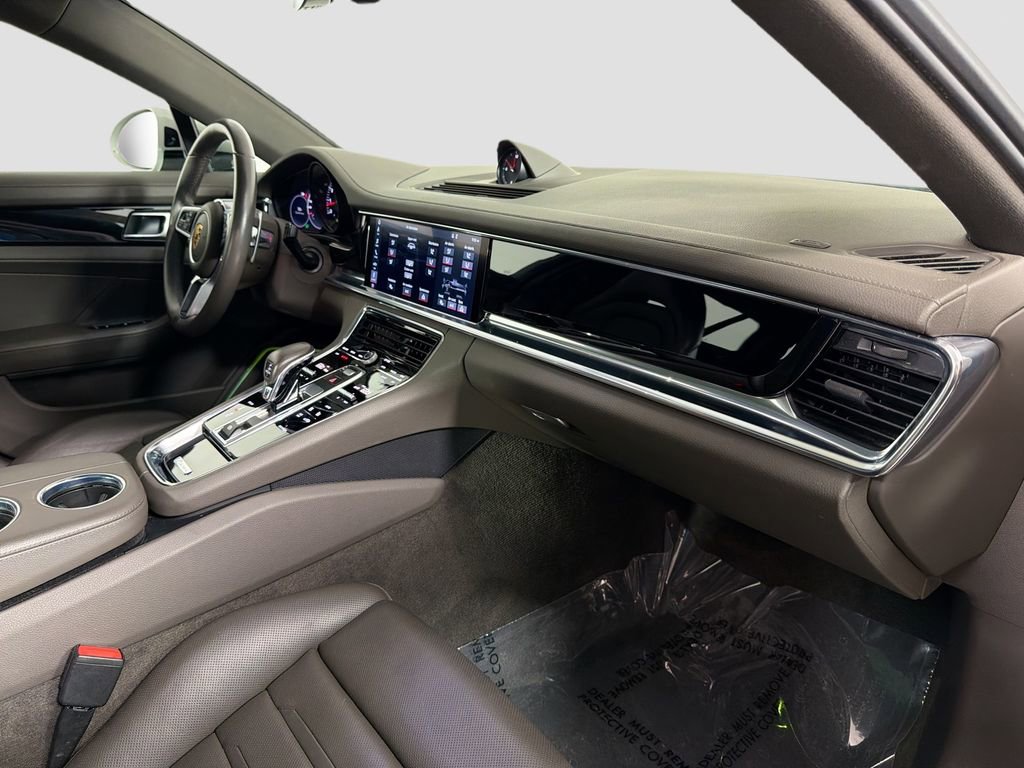 Used 2020 Porsche Panamera 4 AWD/4WD image 31