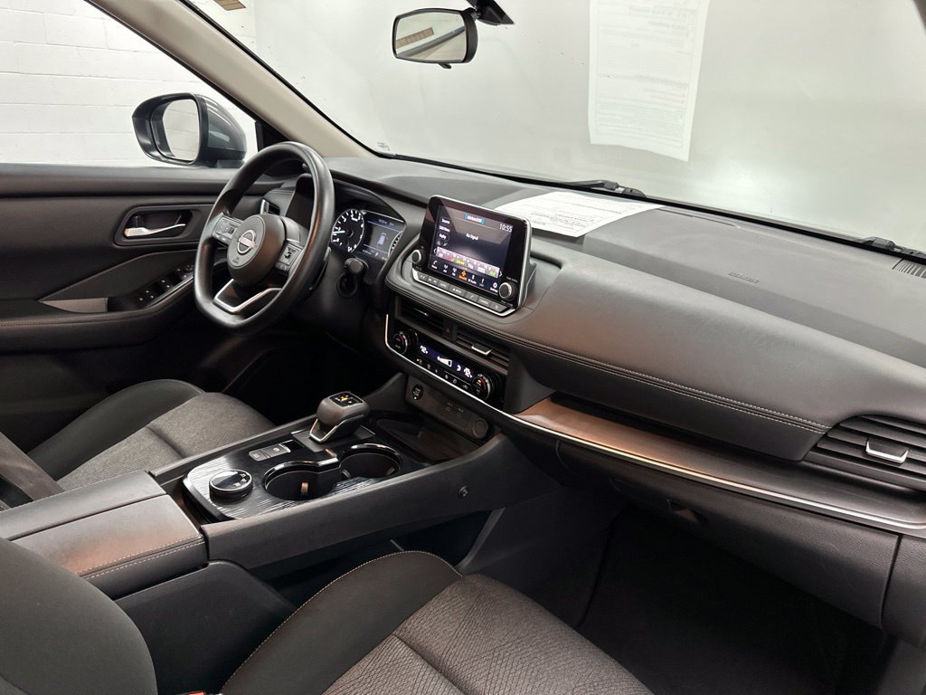 Used 2024 Nissan Rogue SV AWD/4WD image 25
