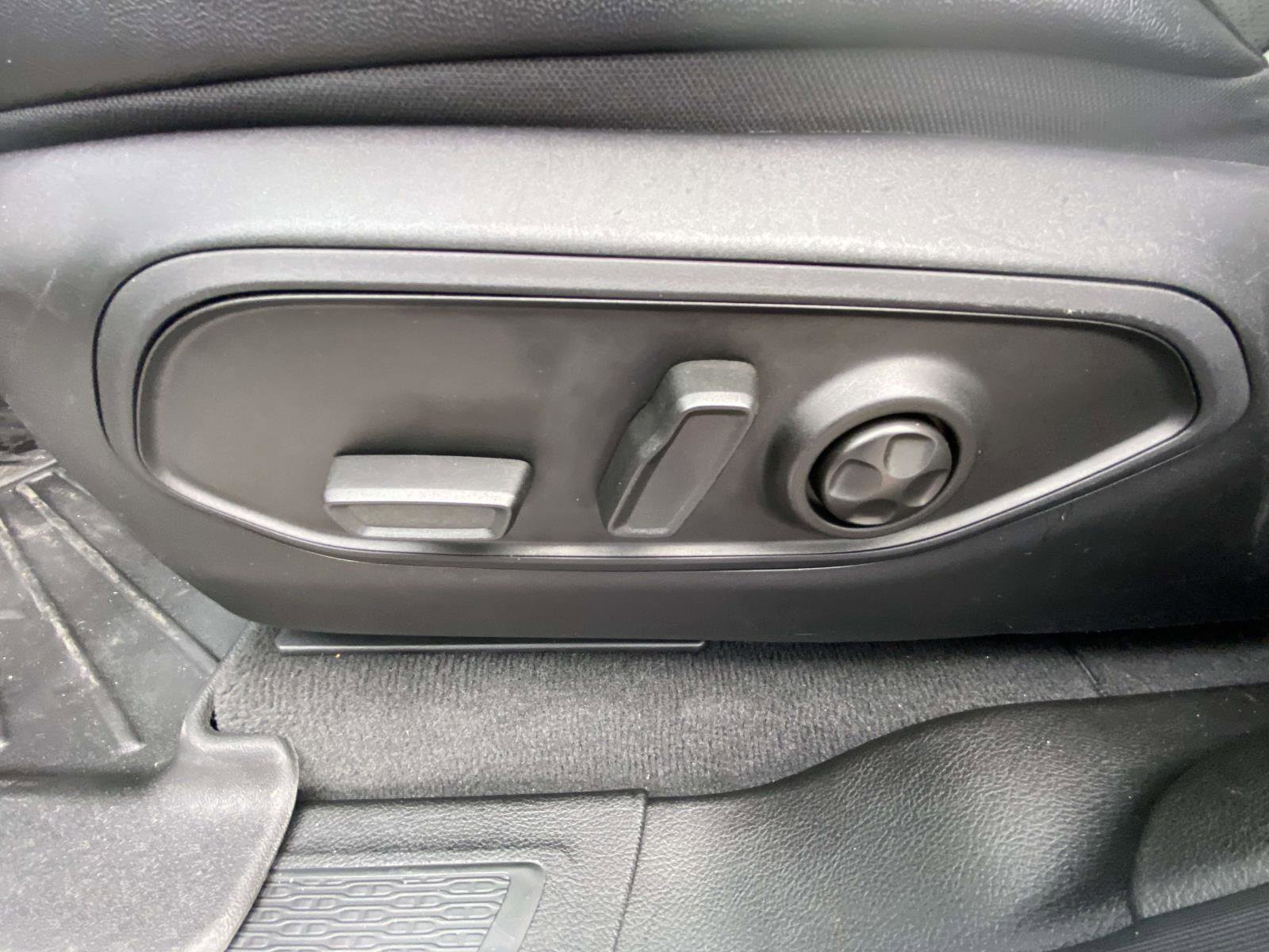 Certified 2024 Jeep Grand Cherokee Altitude image 13