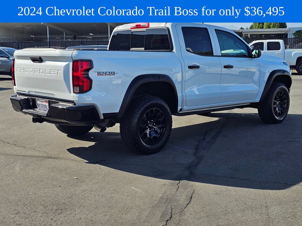 Used 2024 Chevrolet Colorado Trail Boss w/ Advanced Trailering Package AWD/4WD image 7