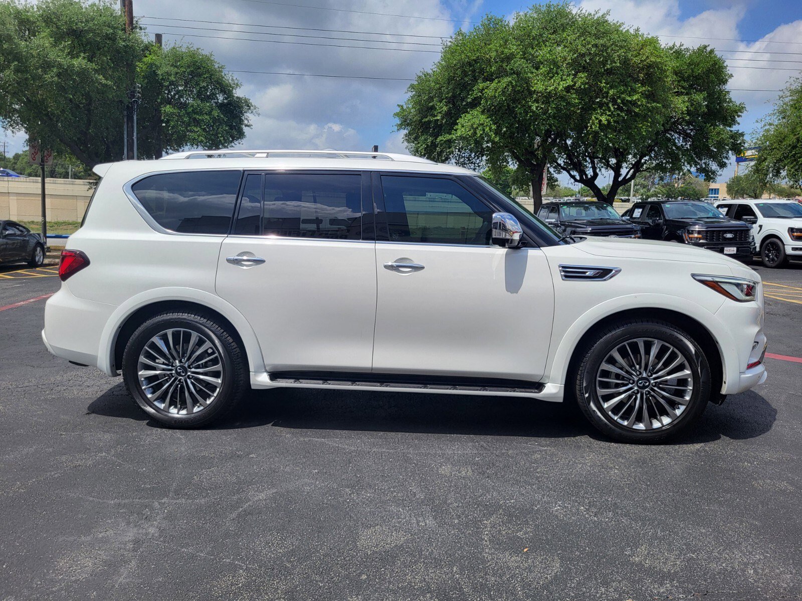 Used 2021 INFINITI QX80 Sensory w/ Cargo Package AWD/4WD image 2