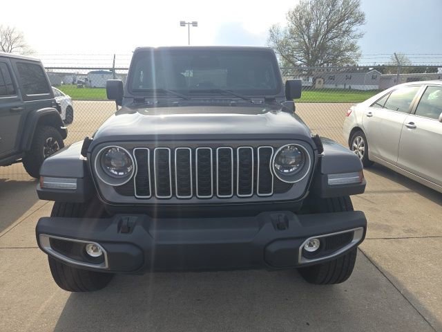 Used 2025 Jeep Wrangler Unlimited Sahara AWD/4WD image 3