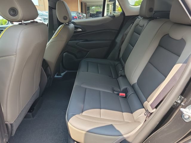 Used 2025 Chevrolet Trax ACTIV w/ Sunroof Package FWD image 9