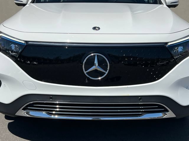 Used 2025 Mercedes-Benz EQB 300 4MATIC image 4