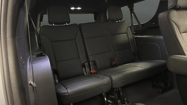 Used 2026 Chevrolet Suburban High Country AWD/4WD image 37