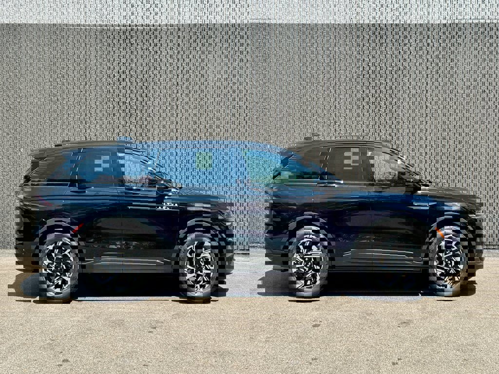 New 2025 Lincoln Nautilus Premier w/ Equipment Group 102A image 7