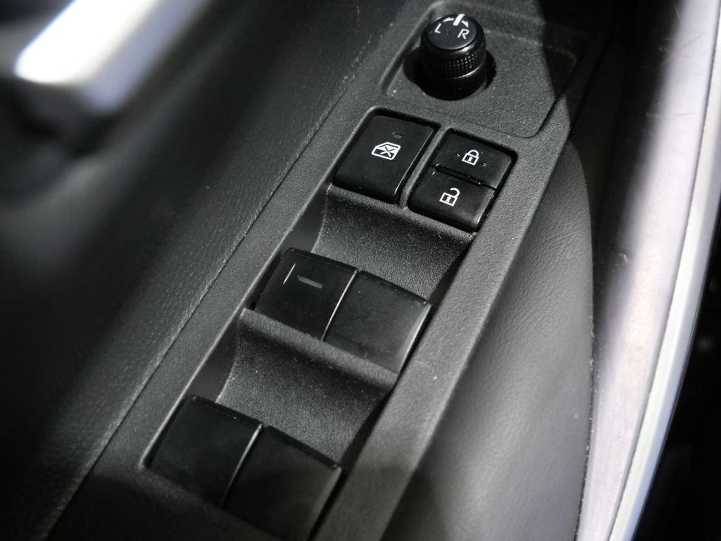 Used 2022 Toyota Corolla XLE FWD image 12