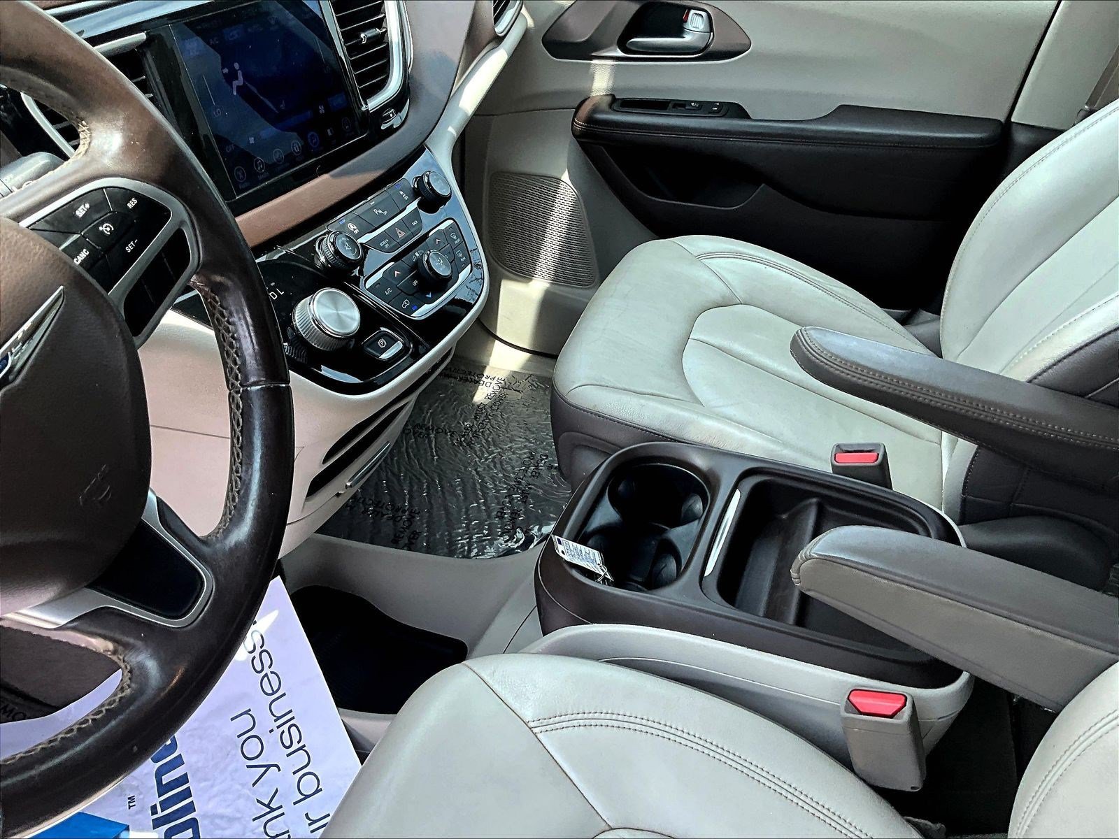 Used 2017 Chrysler Pacifica Touring-L FWD image 21