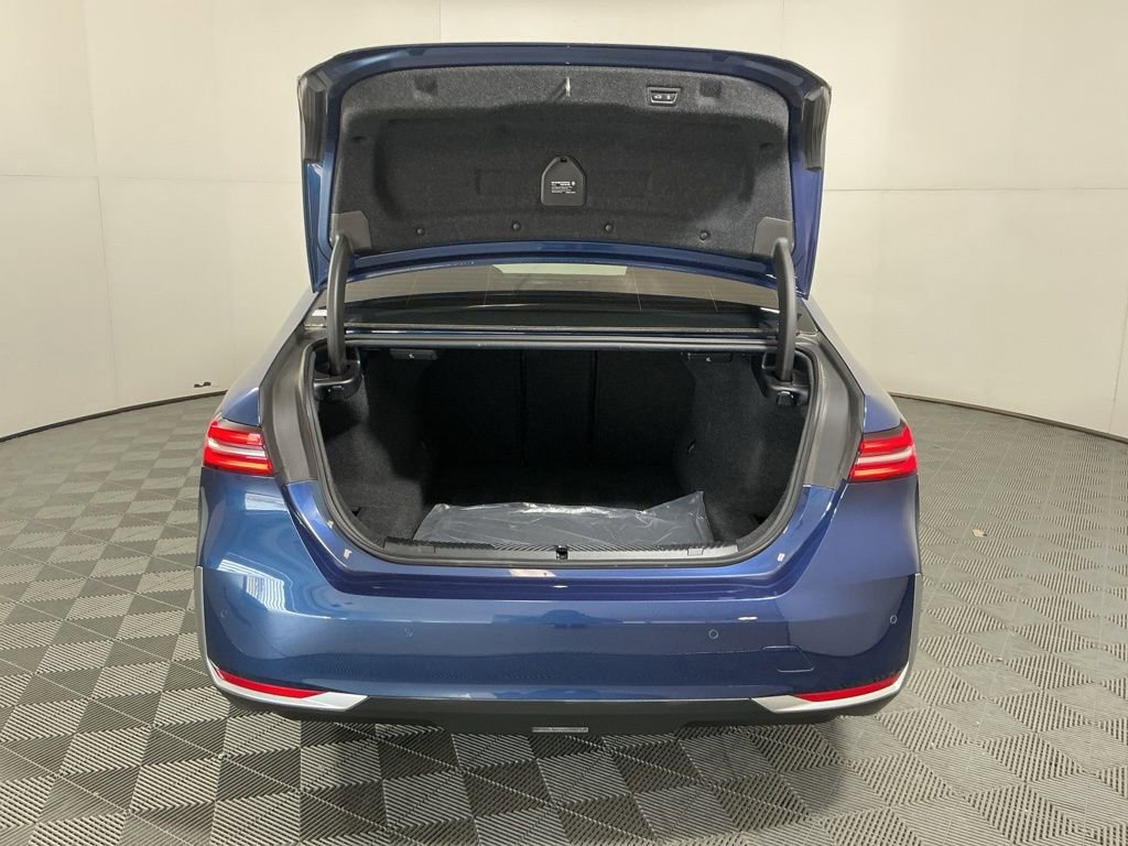 Certified 2025 BMW 530i w/ Premium Package RWD image 28