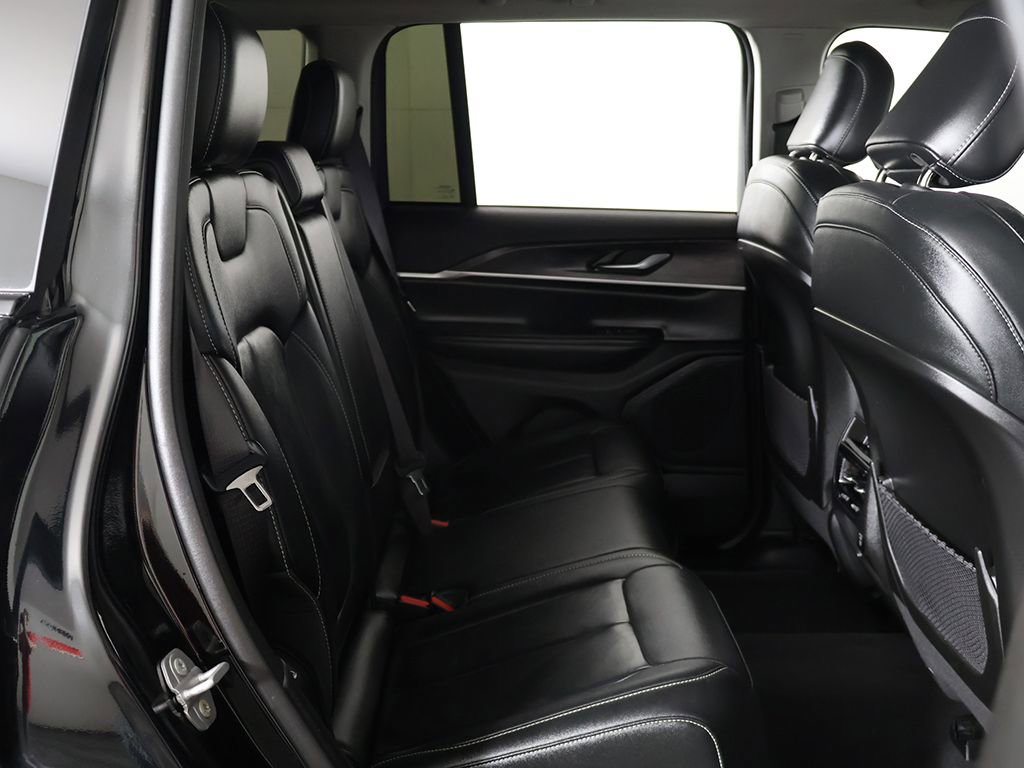Used 2023 Jeep Grand Cherokee Limited AWD/4WD image 30