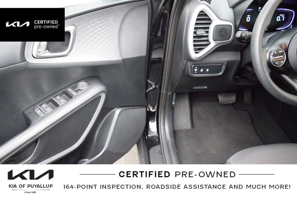 Certified 2025 Kia Soul LX FWD image 28