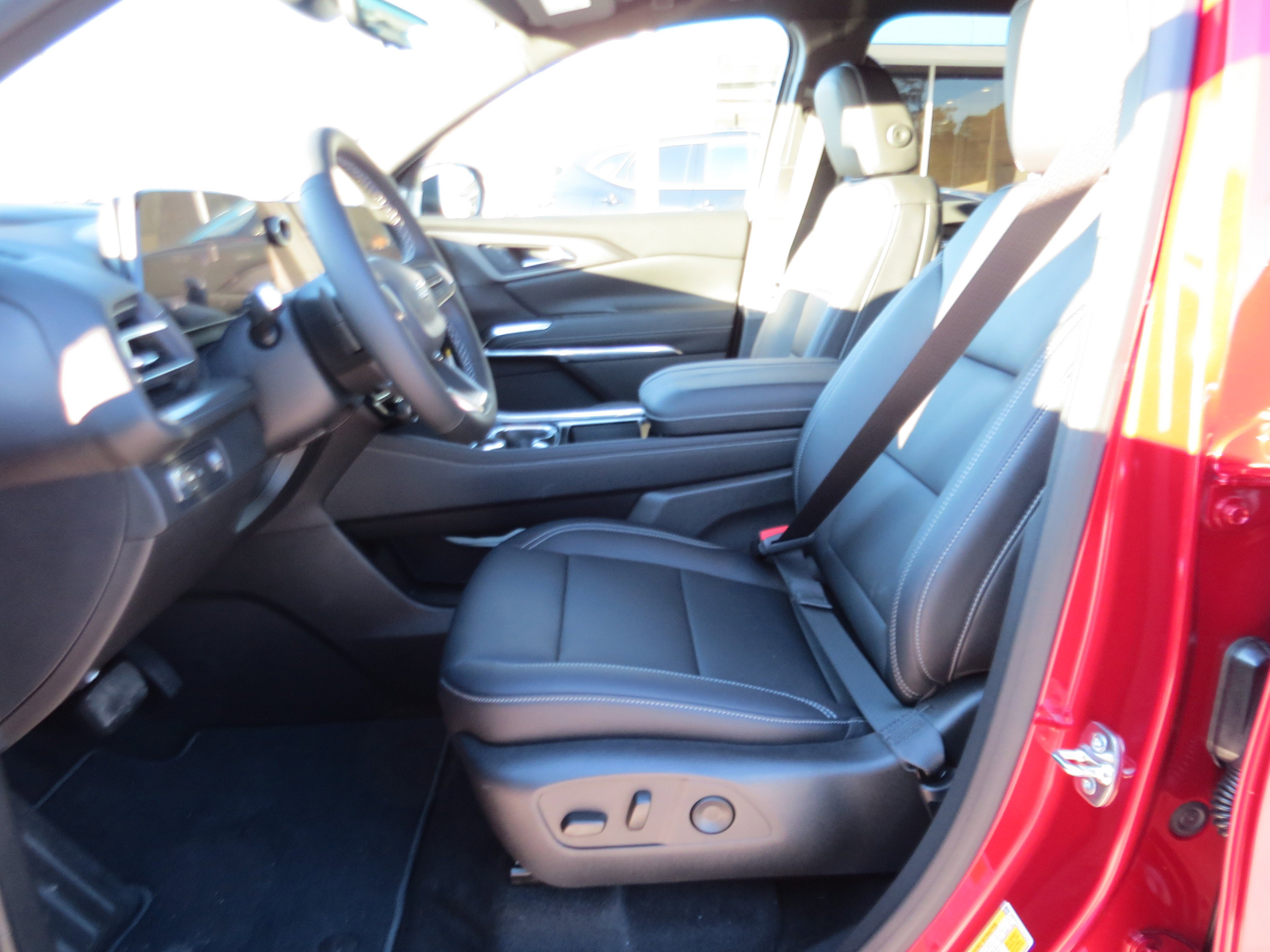New 2026 Chevrolet Traverse LT w/ Midnight/Sport Edition FWD image 12