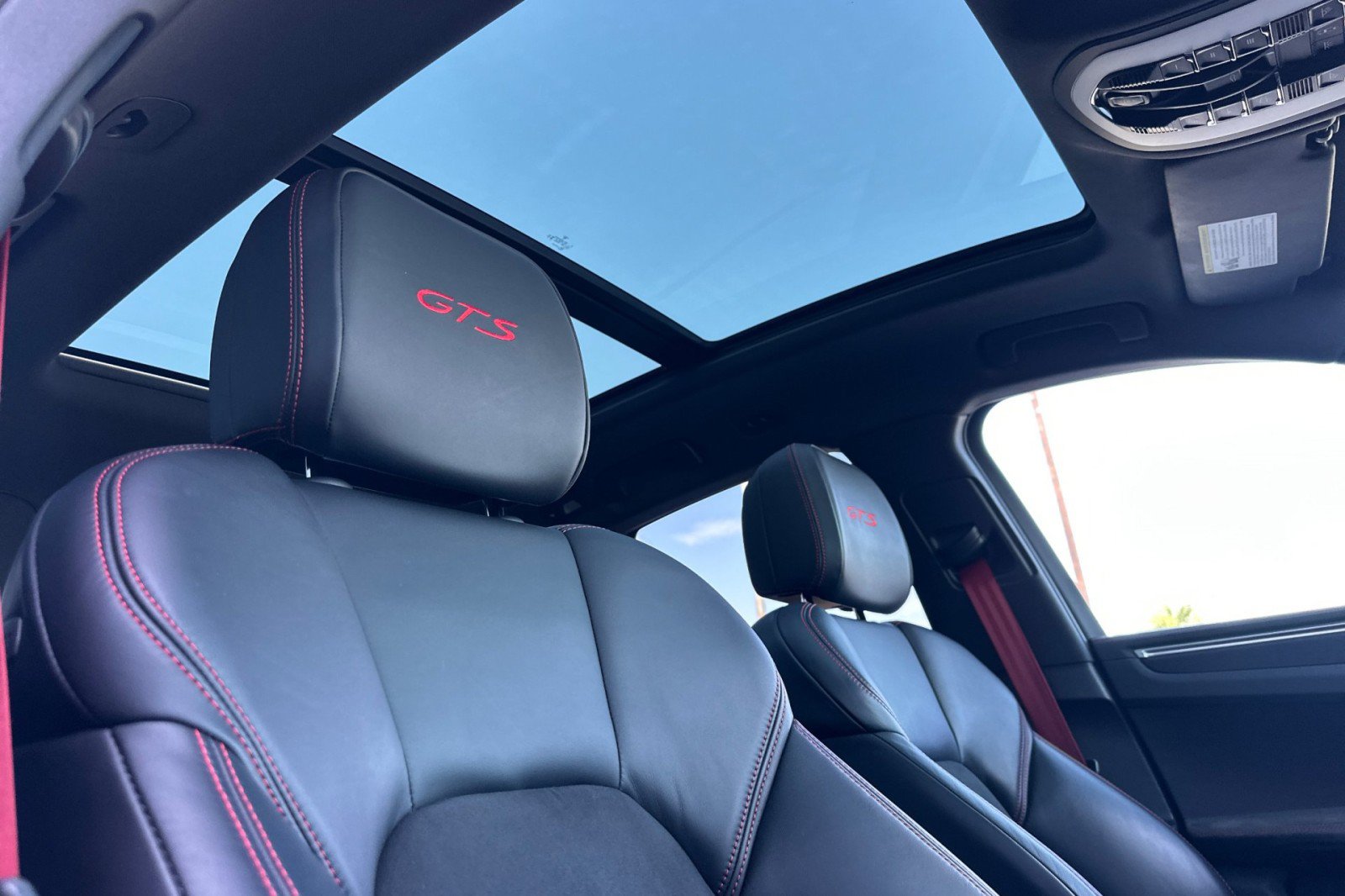 Certified 2024 Porsche Macan GTS AWD/4WD image 17